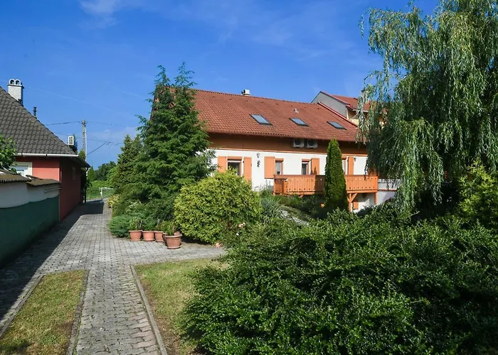 Haus Lucia Апартаменты *